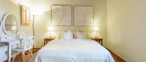 6 chambres, fer et planche à repasser, Wi-Fi, draps fournis