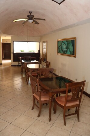 Microwave - Nesthost Hotel Los Robles (Managua)