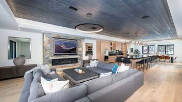 Smart TV, fireplace, DVD player, ping pong