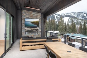 Outdoor dining - Summit at Whitefish Mtn Resort *6 King Suites* (Whitefish)
