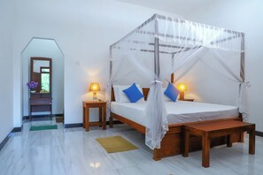 豪華雙人房, 花園景 | 房內夾萬、書桌、手提電腦工作空間、隔音