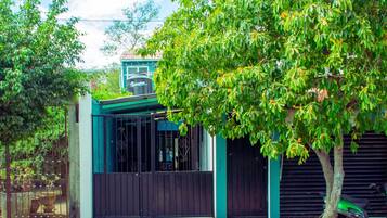 Mặt tiền nơi lưu trú
