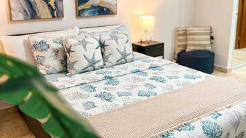 2 bedrooms, iron/ironing board, free WiFi, bed sheets