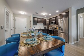 Fridge, microwave, stovetop, dishwasher - VCR2-205 - New listing - Central (Orlando)