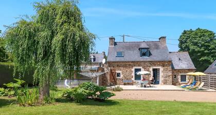 Awesome home in Plouha