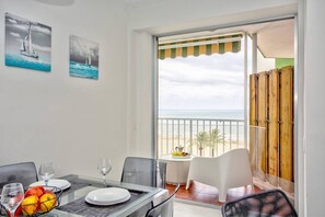 تناول الطعام