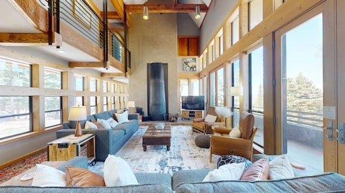 Ski-in/Ski-out | Luxury | Hot Tub | Modern Chalet