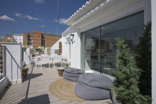 SingularStays Mercado Central XII