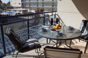 Outdoor dining - SingularStays Moncofar Beach (Moncofar)