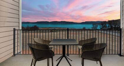 Suite 301 @ Water's Edge Resort