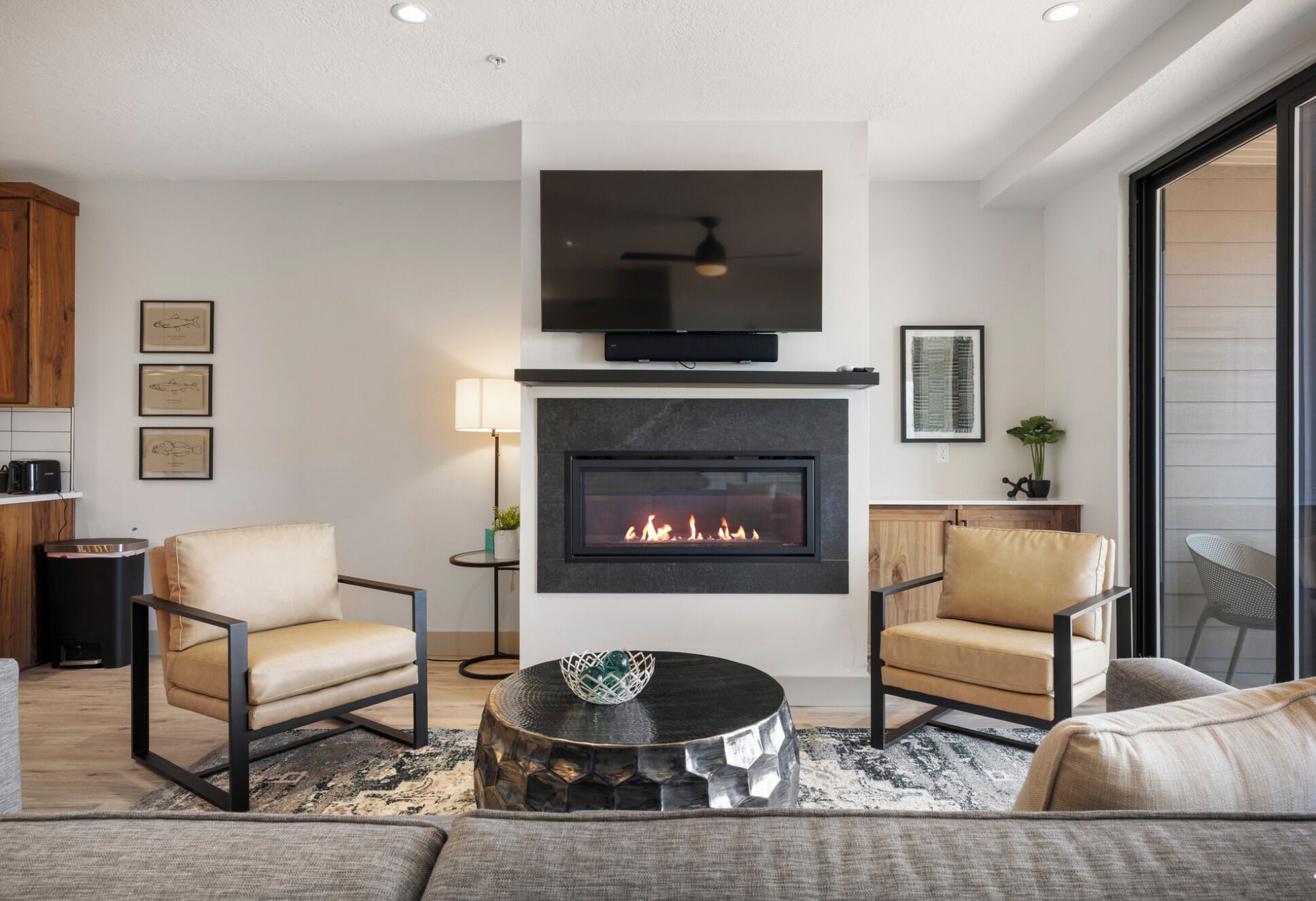 TV, fireplace