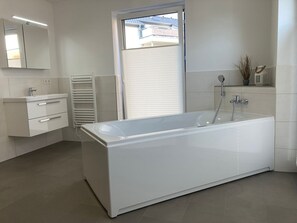 Unclassified image, 3 of 41, button