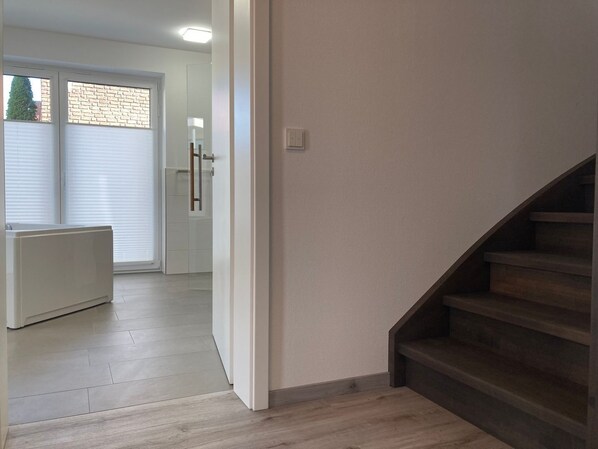 Unclassified image, 1 of 41, button