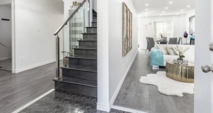 Spotless Bright Home By The Headwaters In Orangeville!