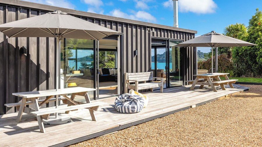 Wharetana Bay Villa with beach walkway