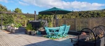 Wharetana Bay Villa with beach walkway