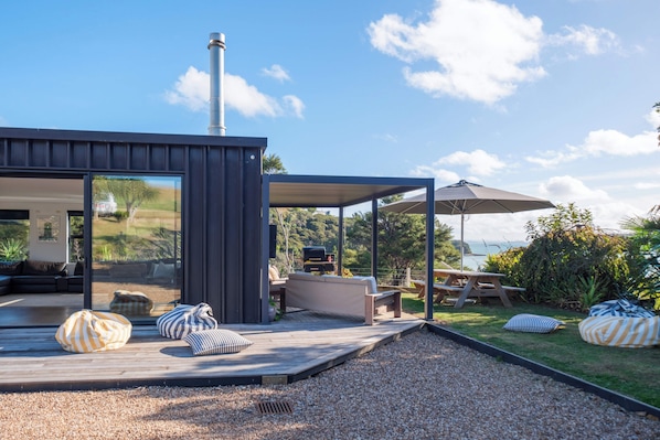 ที่อาบแดด