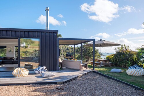 Wharetana Bay Villa with beach walkway