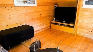 TV - Chalet en Pleine Nature (Besse-sur-Issole)