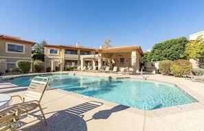 Outdoor pool, a heated pool - North Mountain Desert Oasis: 3 Heated Pools, Pickleball, Wi-Fi & Free Parking (Phoenix)