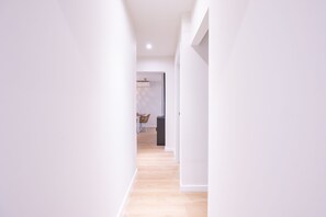 Interior - House with pool, minimum rental 30 days (Escala, L')