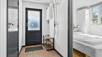 4 makuuhuonetta, vauvan matkasänky, ilmainen Wi-Fi