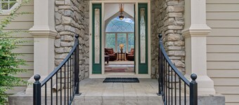 Lake Lure Lookout - Lakefront- 3bd/3ba - Sleeps 8 dog friendly