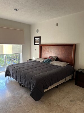 Family House, Balcony, Garden View | 3 bedrooms, iron/ironing board, free WiFi - Casa en Santa Fe Juriquilla (Querétaro)