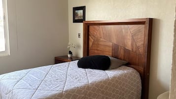 Casa família, sacada, vista para o jardim | 3 quartos, ferros/tábuas de passar roupa, Wi-Fi de cortesia