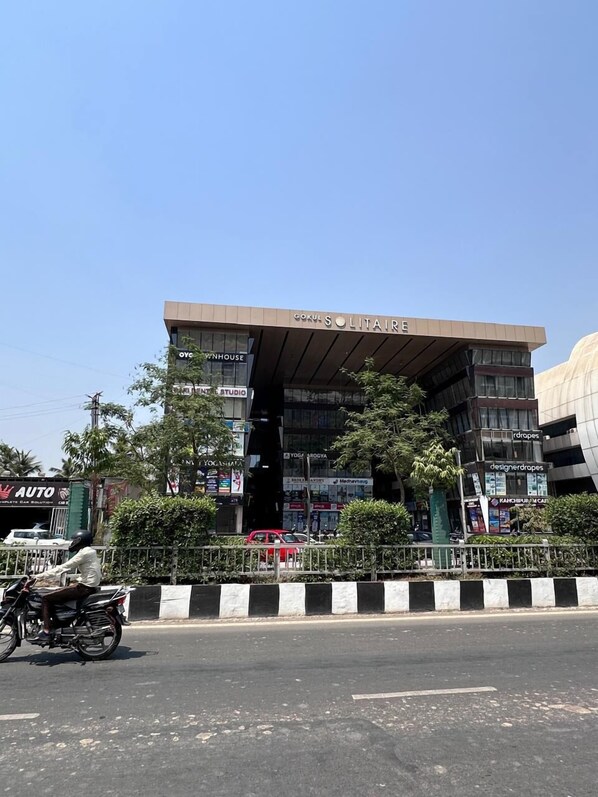 Front of property - Hotel Gokul Solitaire - Surat (Surat)