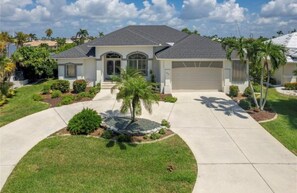 Exterior - FANTASTIC!! LUXURY REMODEL, SUN FILLED-HEATED POOL, NEW LISTING, 5MIN 2FISHVILL (Punta Gorda)