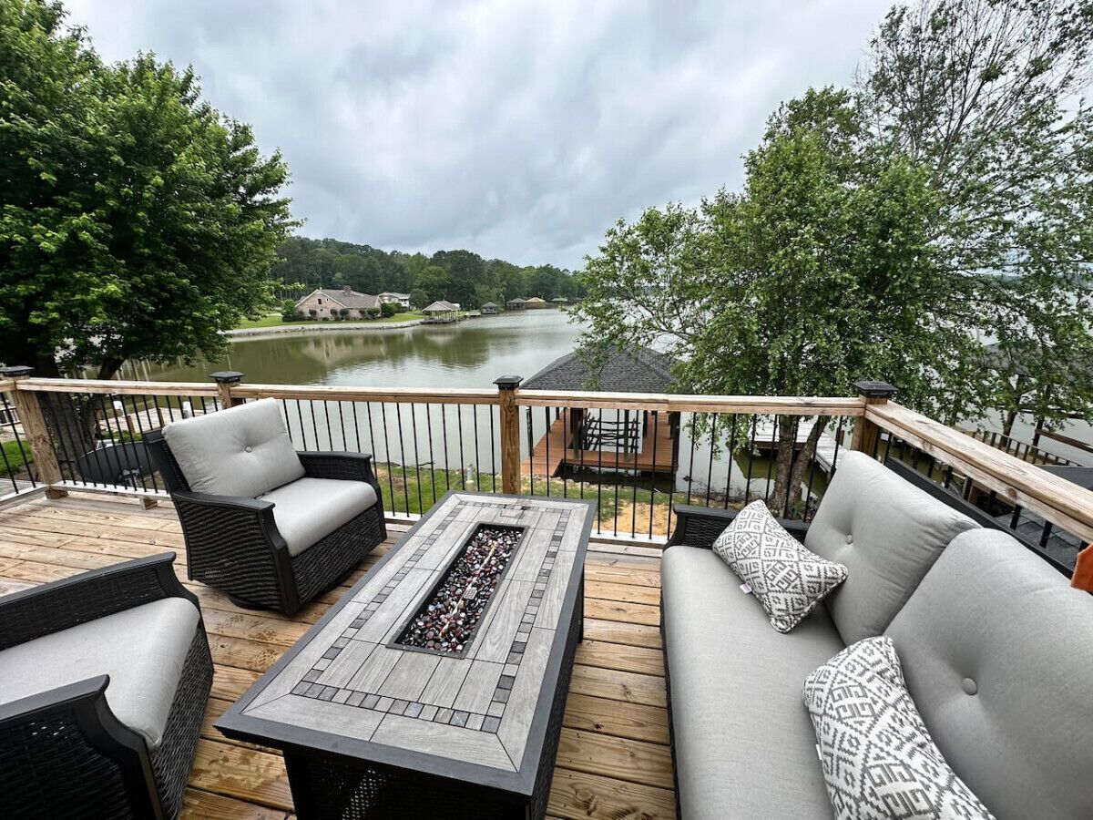 Check out this balcony view of the lake.
