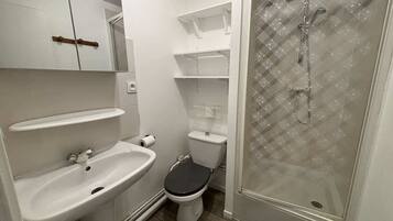 淋浴设施、吹风机