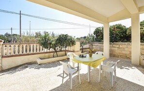 Outdoor dining - Pet friendly home in Ispica with WiFi (Ispica)
