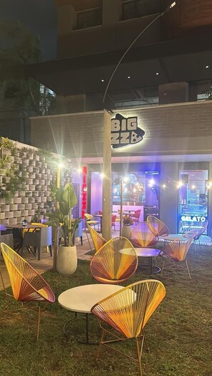 Outdoor dining - Heiss Hotel By Jalo (Medellín)