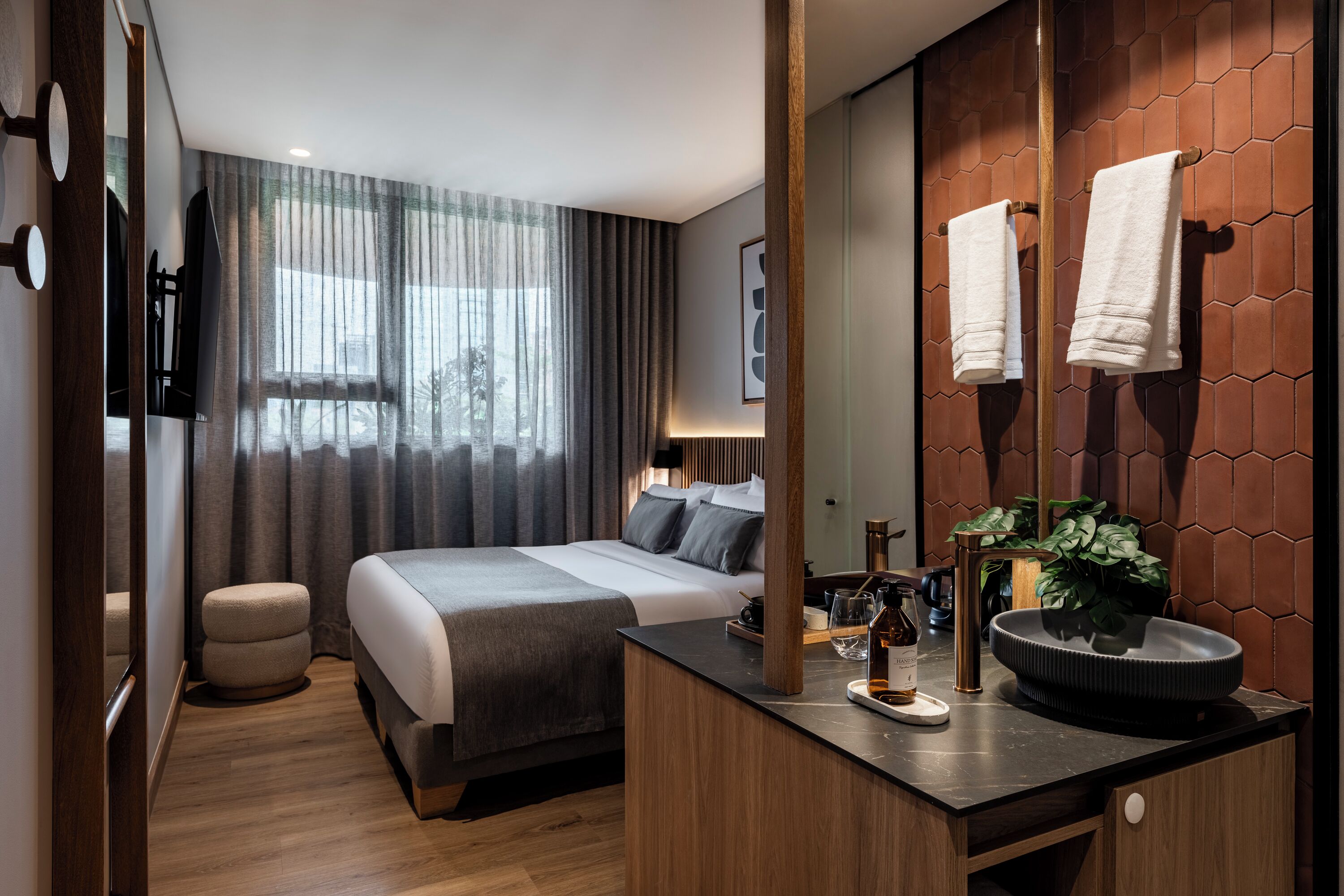 Standard Room | Desk, soundproofing, free WiFi, bed sheets