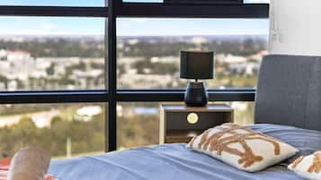 3 habitaciones, tabla de planchar con plancha, wifi y ropa de cama