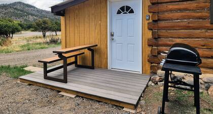Cozy studio w/ nearby hiking & biking trails, free Wifi