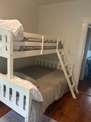 3 Schlafzimmer, kostenloses WLAN, Bettwäsche