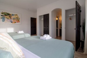 4 Schlafzimmer, Schreibtisch, Bügeleisen/Bügelbrett, kostenloses WLAN