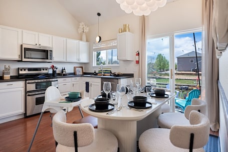 Fridge, microwave, oven, stovetop. Colorful Colorado house by DIA Airport Rockies & Downtown!