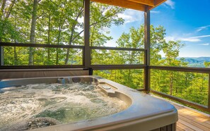 Outdoor spa tub - Mountain Dreams - Mountain views for miles! (Sevierville)