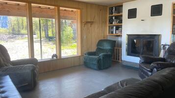 Fireplace, DVD player