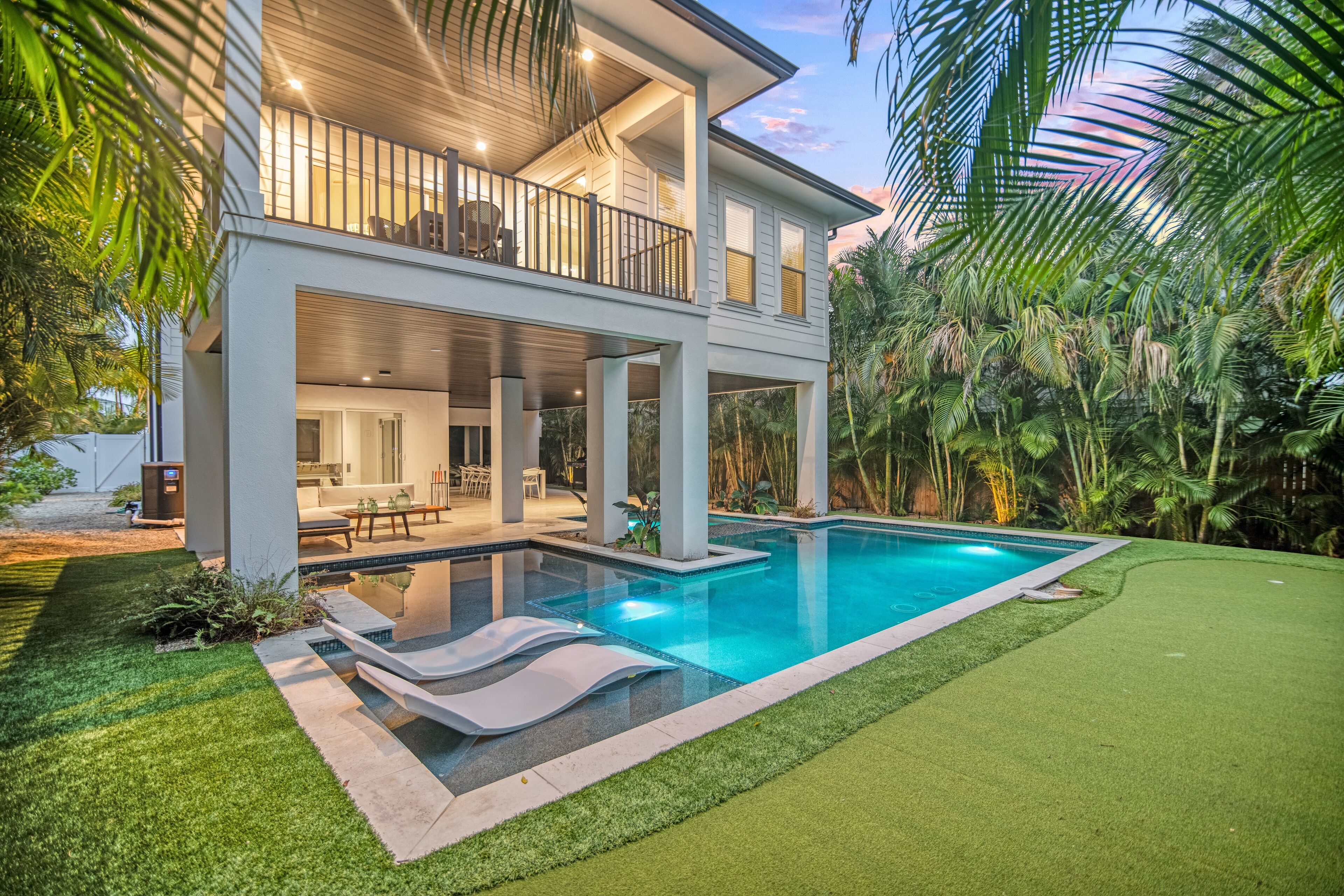 Kays Landing | On Pine Avenue, Heated Pool & Spa, Walk Everywhere!