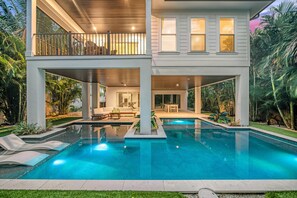 A heated pool - Stay at Kay's Landing on Anna Maria Island—luxury 6-bedroom home with pool, views & beaches! (Anna Maria)