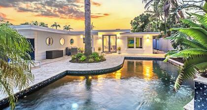 Luxe Oasis | Private Pool, In St Armands Circle, Near Lido Key Beach