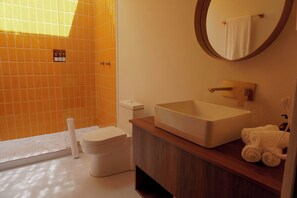 Ducha, artículos de higiene personal gratuitos y secador de pelo