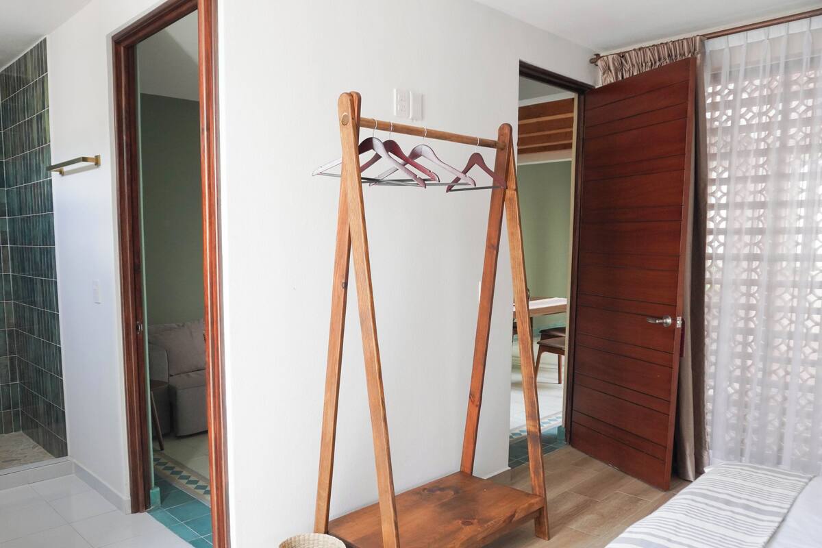 Grand-Suite | Hochwertige Bettwaren, Daunenbettdecken, Bügeleisen/Bügelbrett
