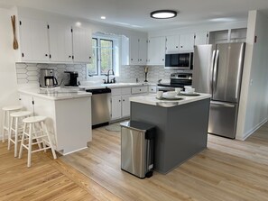 Private kitchen - 9 minutes to the Beach ! Family-size house (Sandwich)