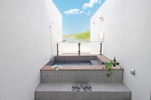 1 bedroom, free WiFi - Tongyeong Botongdays Pension (Tongyeong)